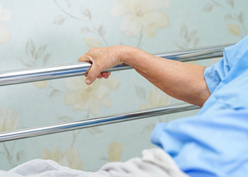 dangers of Kentucky nursing home bed rails